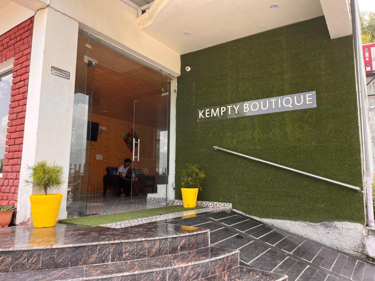 Kempty Myst Resort, Mussoorie - A Comfortable Stay ภายนอก รูปภาพ