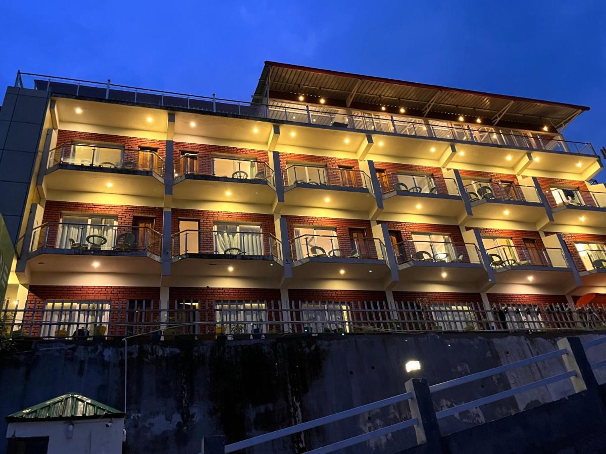 Kempty Myst Resort, Mussoorie - A Comfortable Stay ภายนอก รูปภาพ
