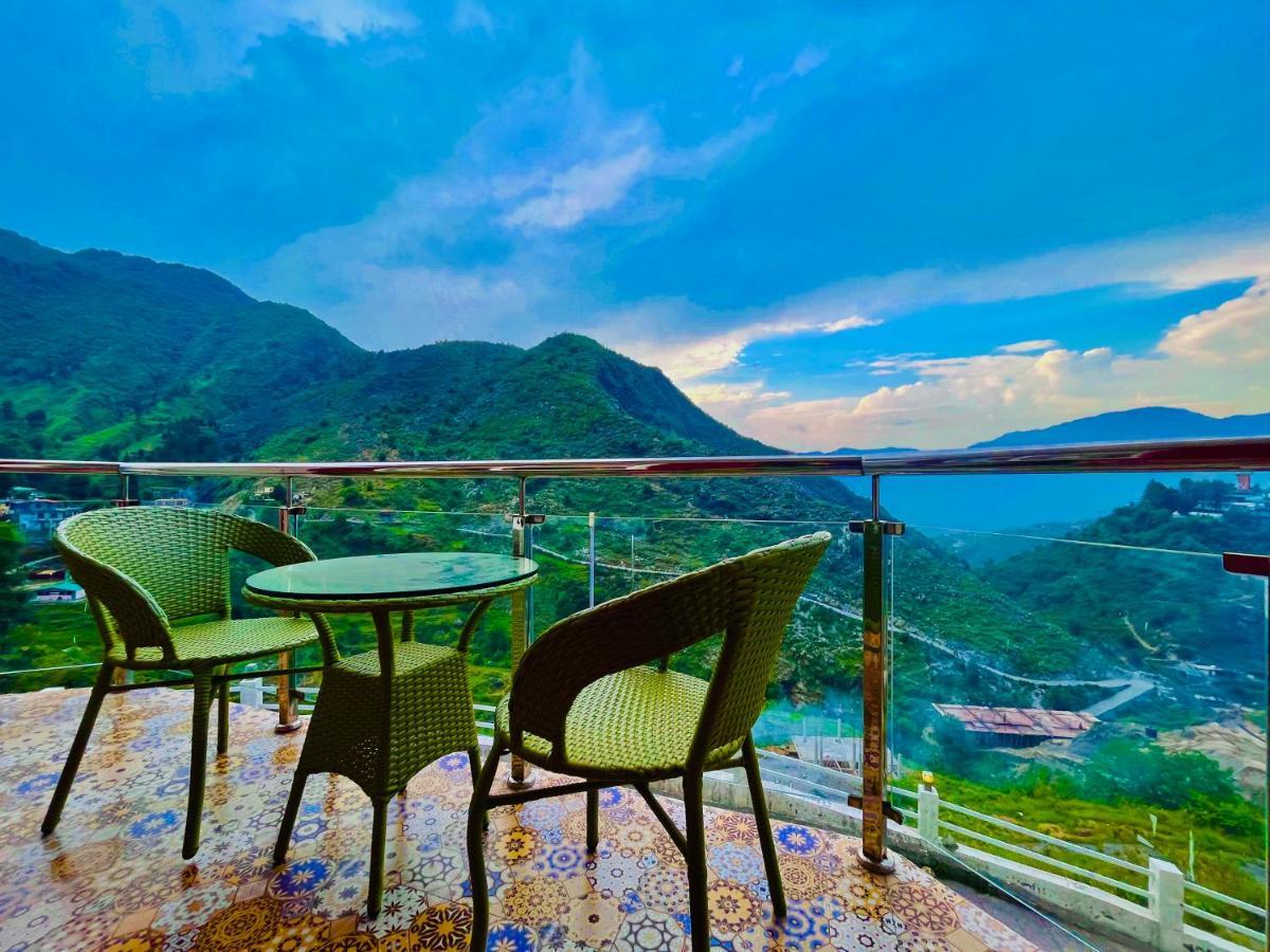 Kempty Myst Resort, Mussoorie - A Comfortable Stay ภายนอก รูปภาพ