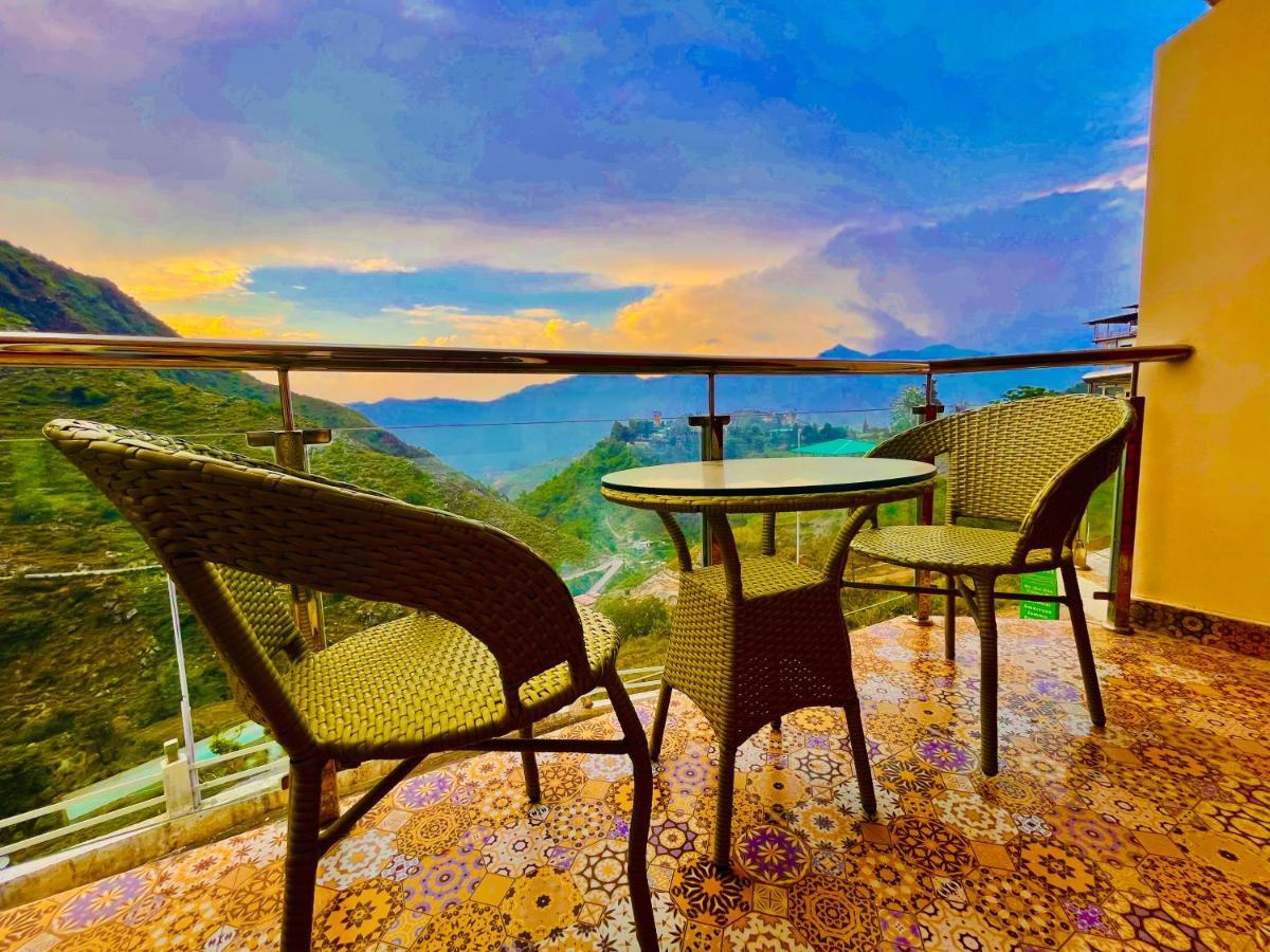 Kempty Myst Resort, Mussoorie - A Comfortable Stay ภายนอก รูปภาพ
